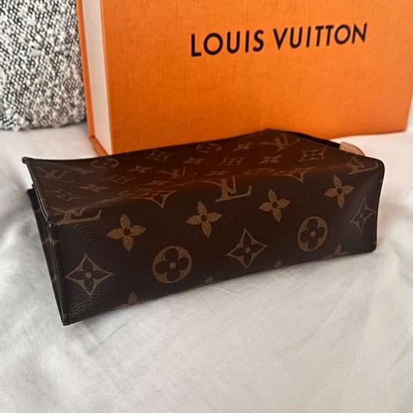 Louis Vuitton Toiletry Pouch 19 Mono w/ Samorga Insert - Picture 3 of 10